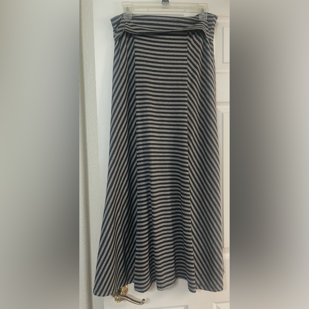 Bobeau Dark and Light Gray Striped A-Line Skirt